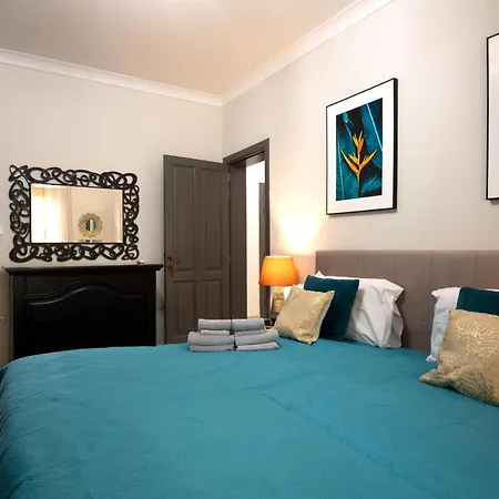 Seafront Beautiful 3 Bedroom With Balcony Kdou1-1 アパート グジラ