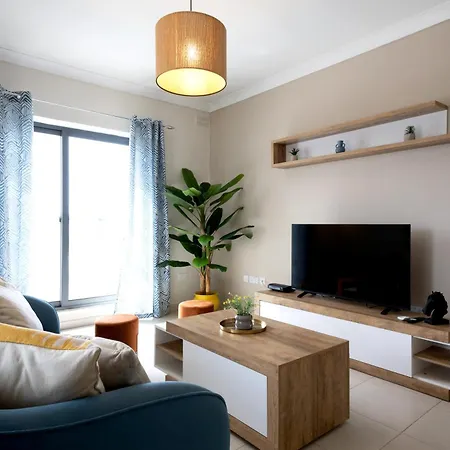 Seafront Beautiful 3 Bedroom With Balcony Kdou1-1