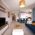 Apartment Seafront Beautiful 3 Bedroom With Balcony Kdou1-1