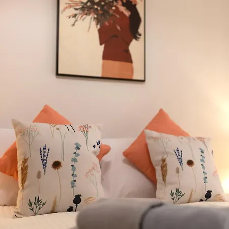 Seafront Beautiful 3 Bedroom With Balcony Kdou1-1 Gzira