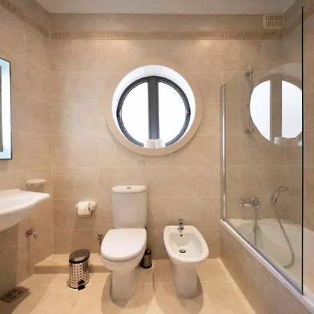 Seafront Beautiful 3 Bedroom With Balcony Kdou1-1 * Gzira