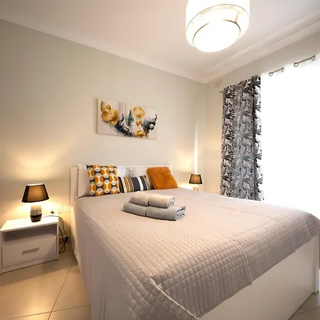 Apartment Seafront Beautiful 3 Bedroom With Balcony Kdou1-1