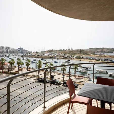 Seafront Beautiful 3 Bedroom With Balcony Kdou1-1 * Gzira